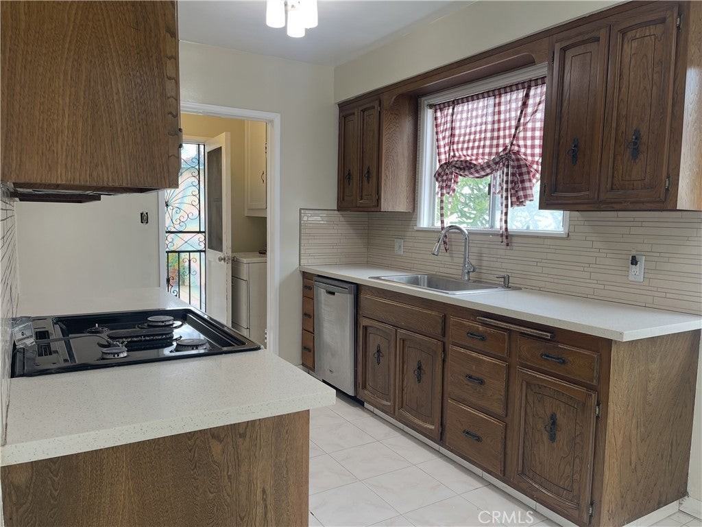 15041 Cedarsprings Dr - Photo 5 of 10