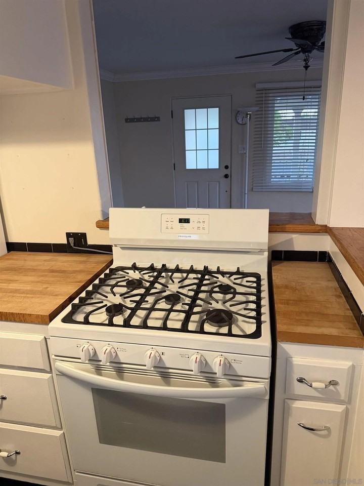 125 Lindell Ave - Photo 6 of 23