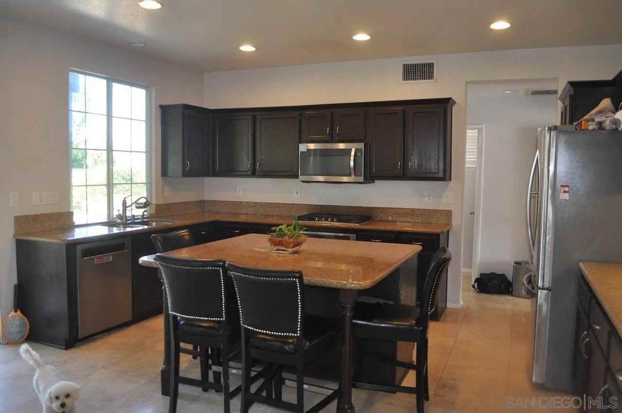 2387 Forest Meadow Ct - Photo 3 of 21