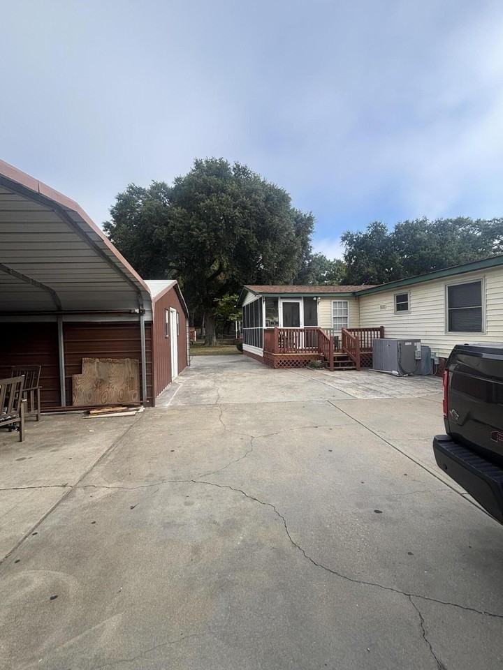 121 Fagan St - Photo 3 of 6