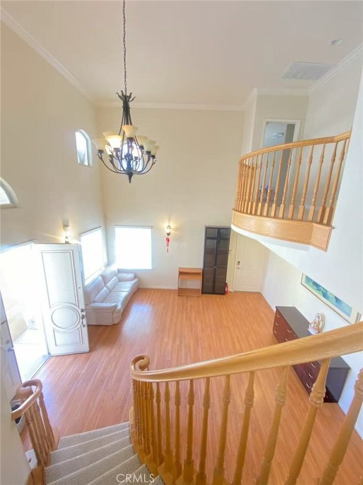 8943 Emperor Ave - Photo 5 of 20