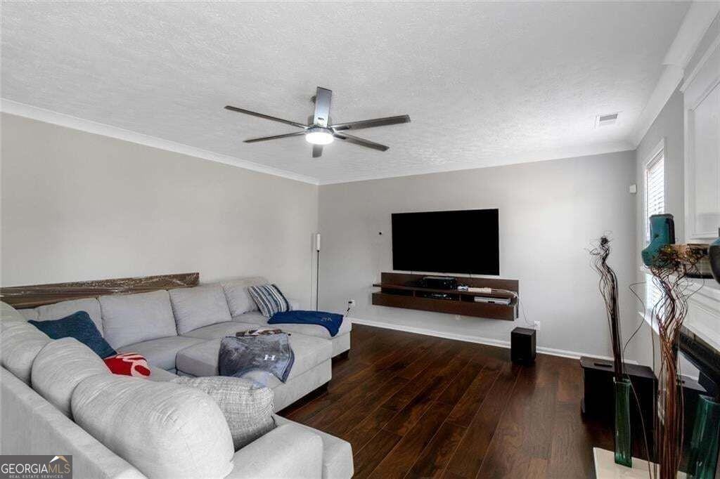 3152 Spruce Way - Photo 7 of 42