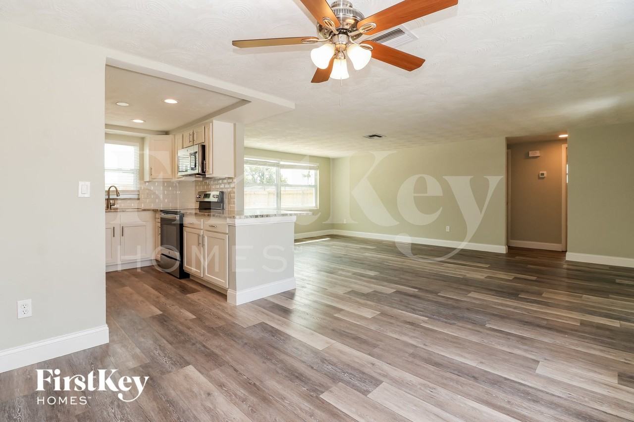 2702 Betty Pl - Photo 3 of 15