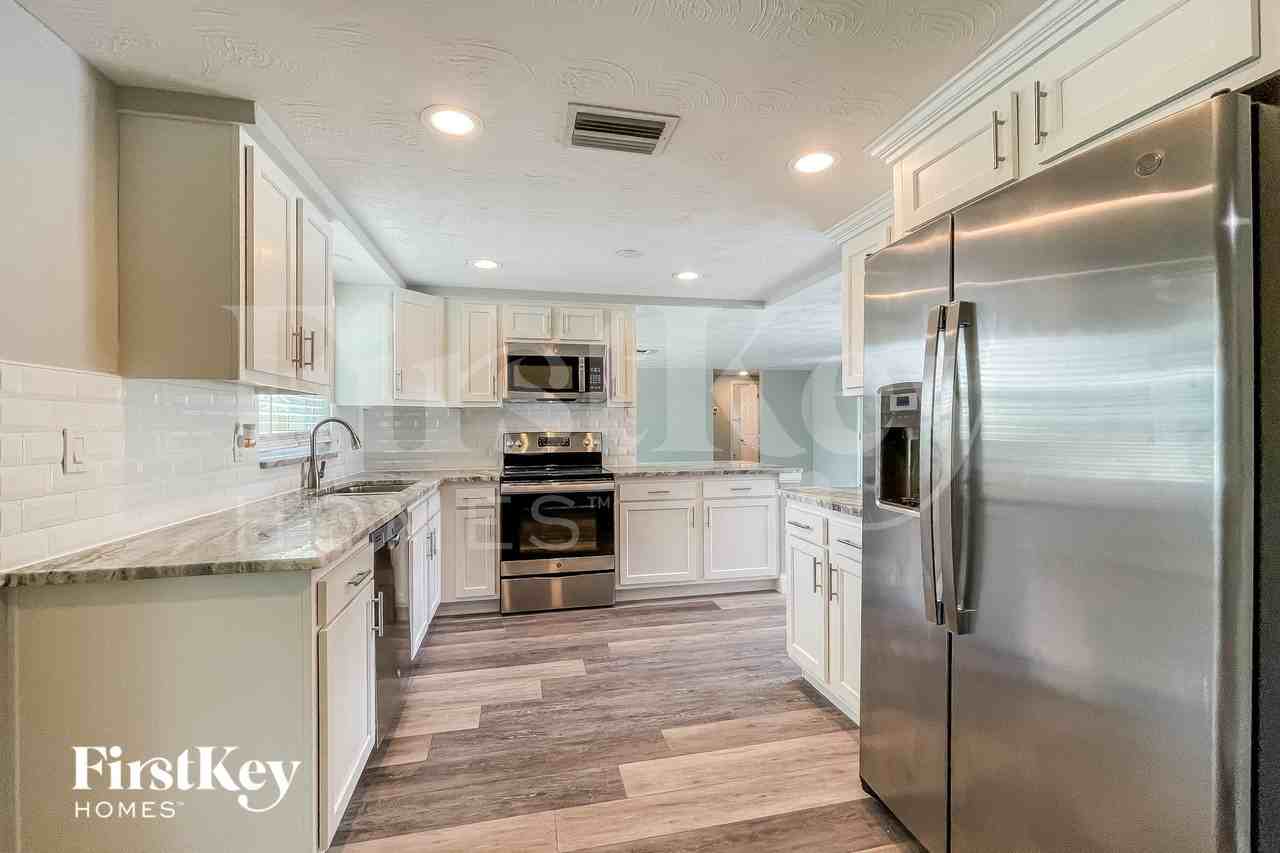 2702 Betty Pl - Photo 6 of 15