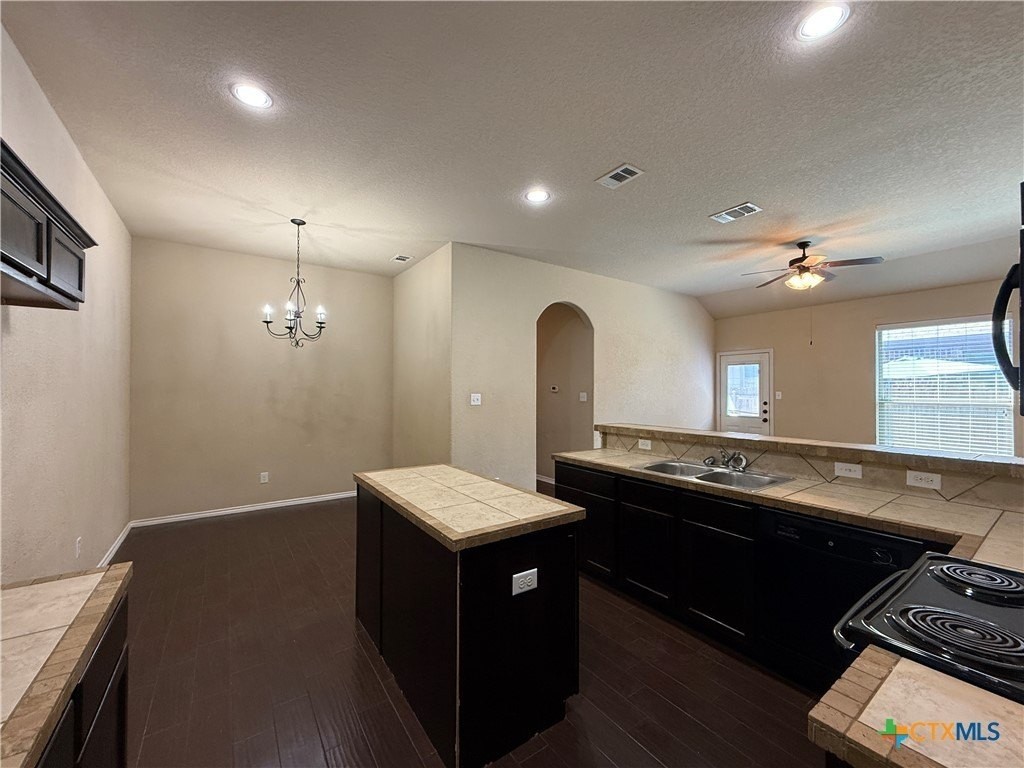 554 Creekside Cir - Photo 6 of 14