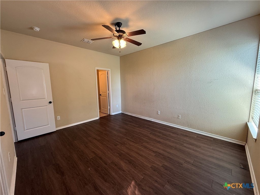 554 Creekside Cir - Photo 7 of 14