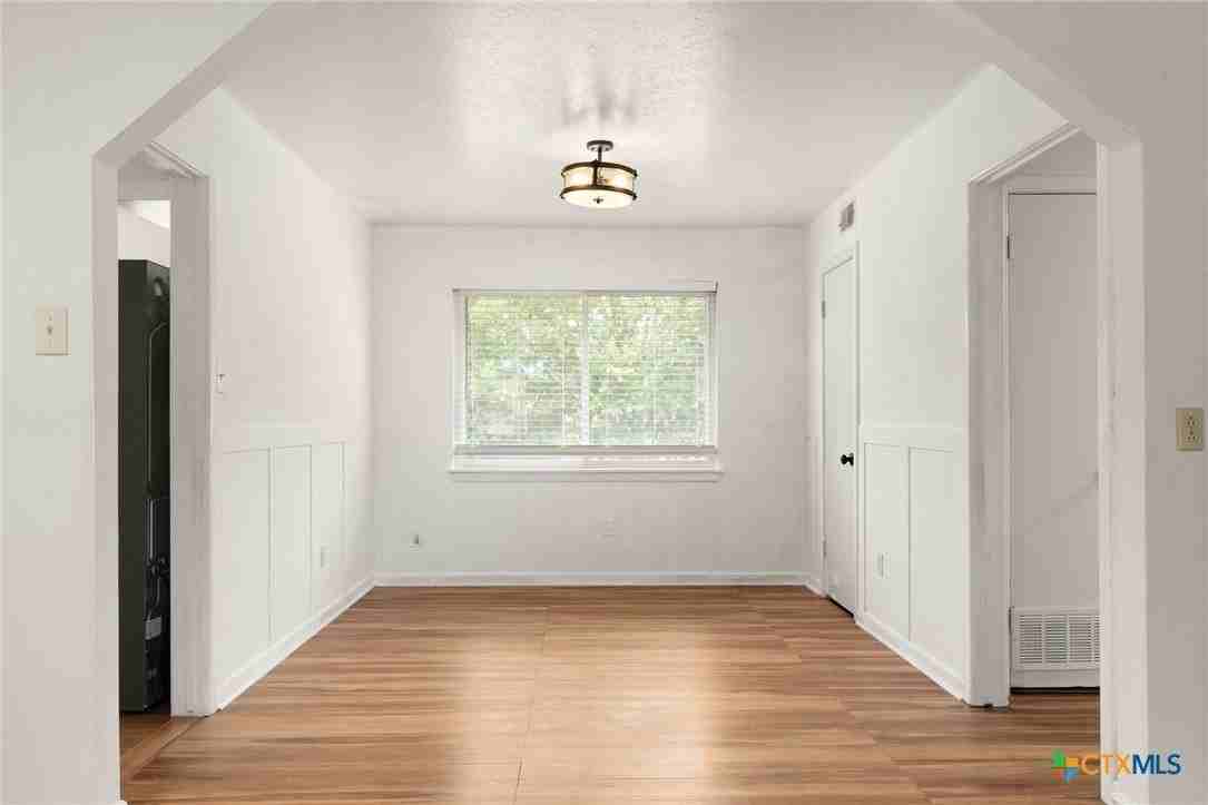 1107 S 25th St - Photo 5 of 15