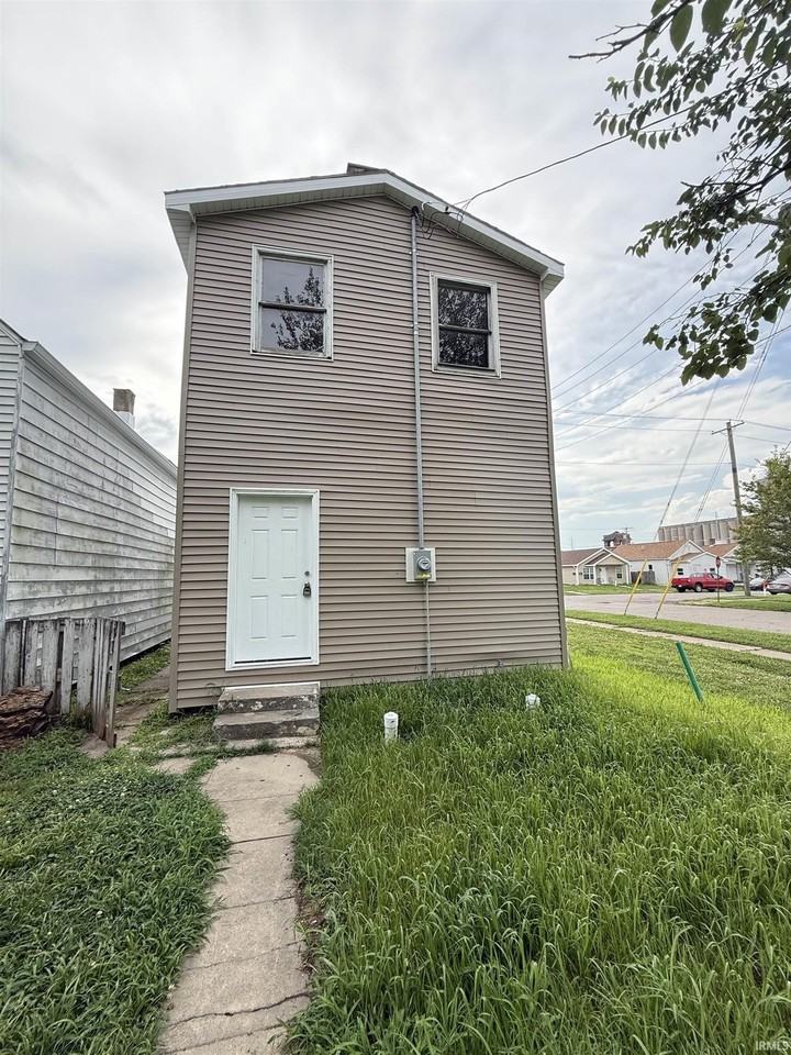 1321 Oakley St - Photo 3 of 20