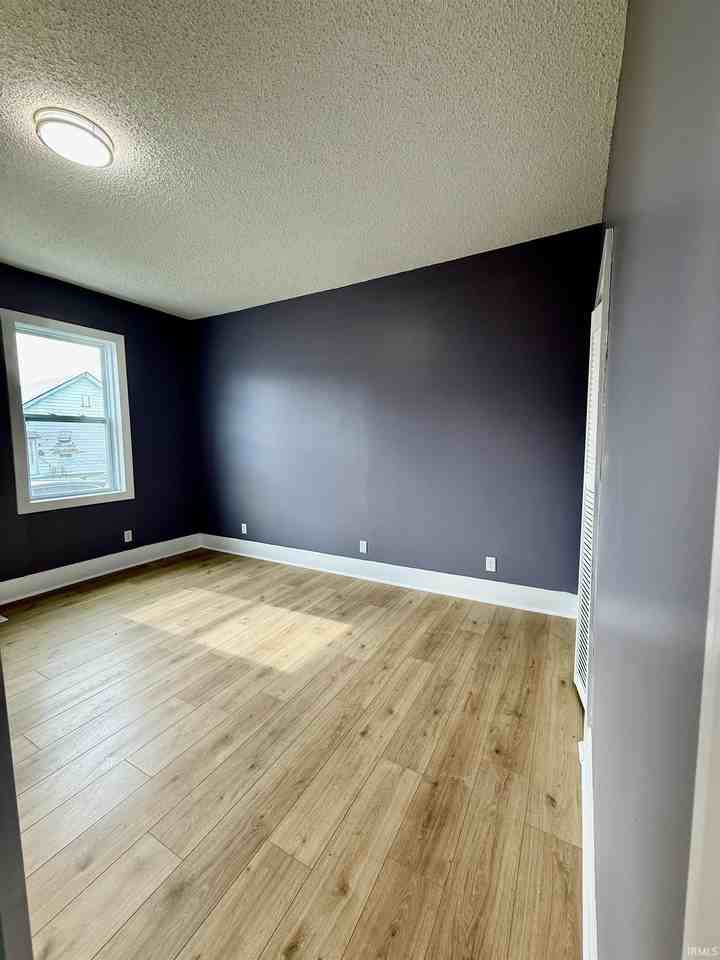 1321 Oakley St - Photo 4 of 20
