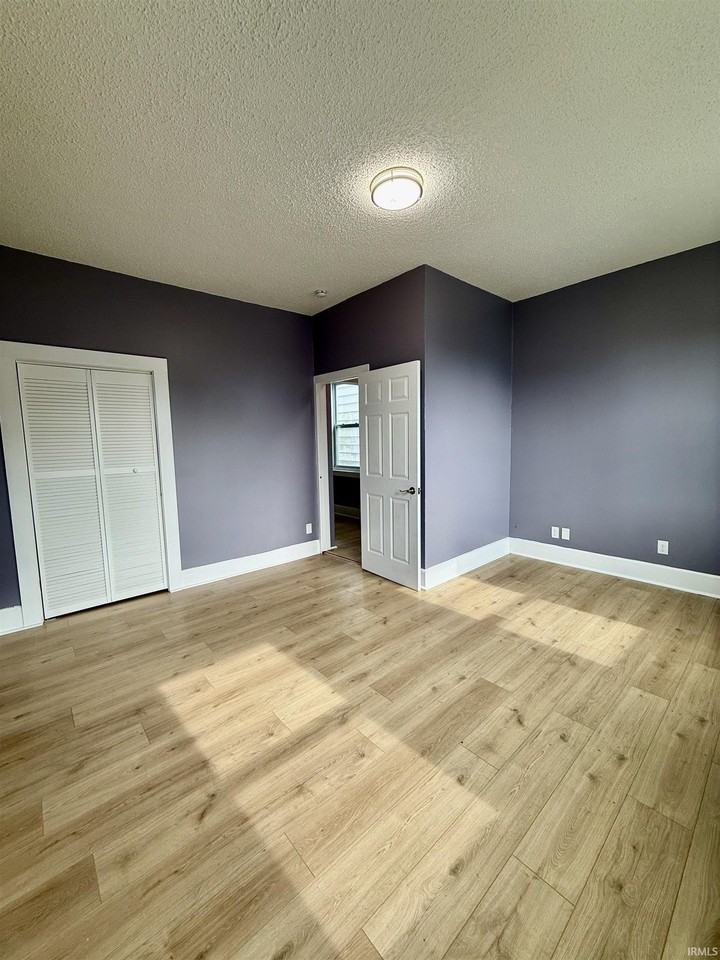 1321 Oakley St - Photo 6 of 20