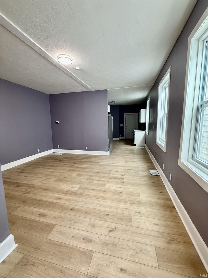 1321 Oakley St - Photo 7 of 20
