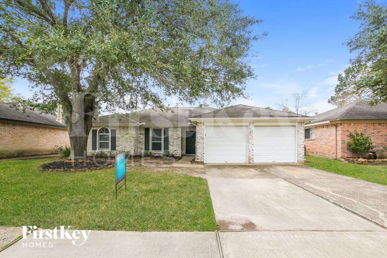 7410 Blanco Pines Dr - Photo 2 of 16