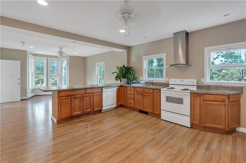 53 Burton St #2 - Photo 7 of 24