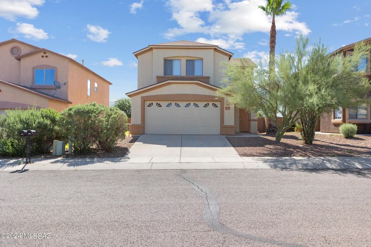 7185 S Camino Secreto - Photo 2 of 27