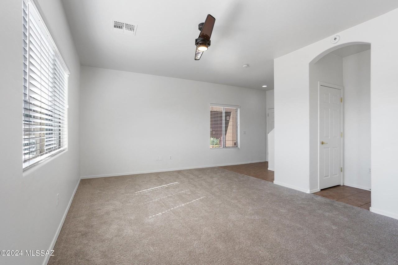 7185 S Camino Secreto - Photo 5 of 27