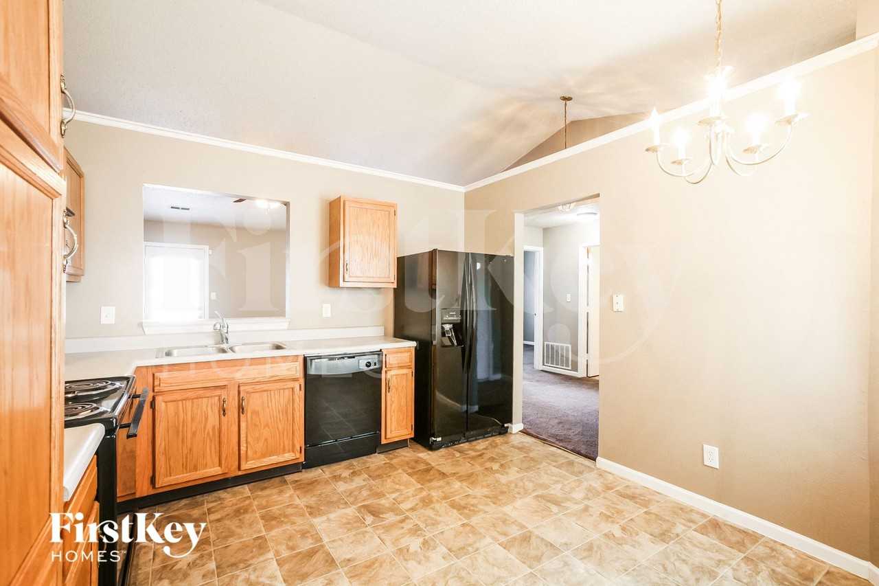 5226 Sweet River Way - Photo 6 of 15