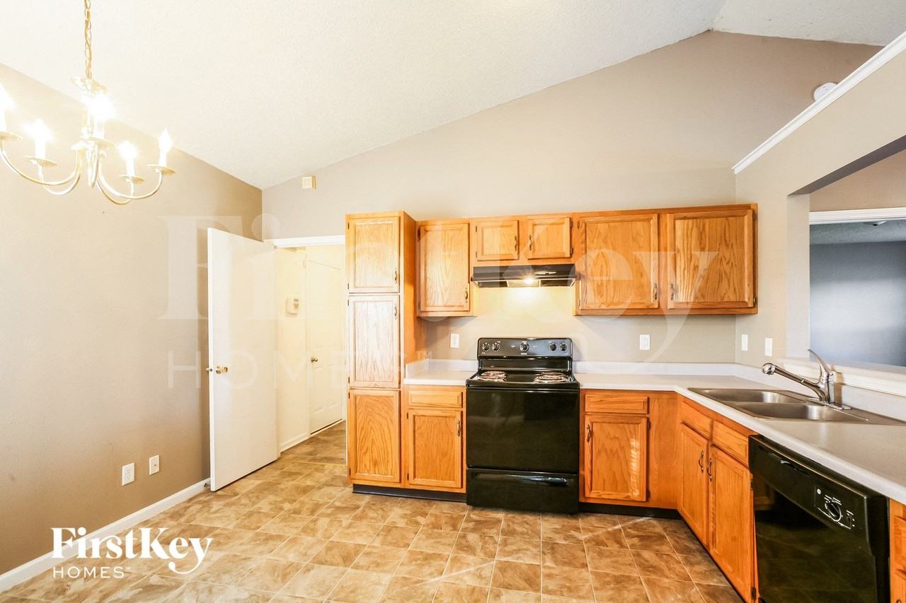 5226 Sweet River Way - Photo 7 of 15