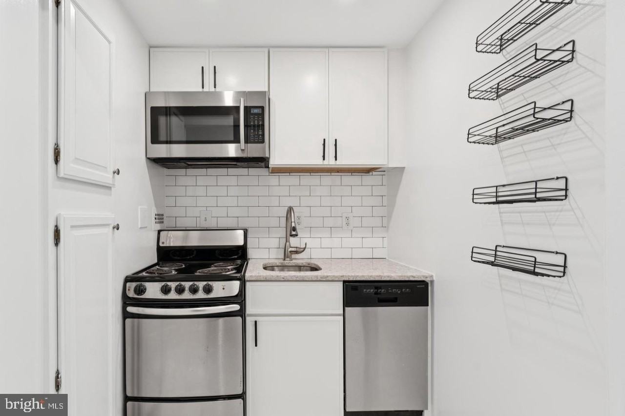 1718 Corcoran St Nw #23 - Photo 3 of 16