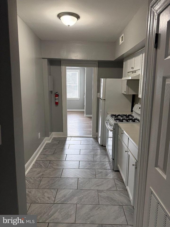 640 Girard St Ne #1 - Photo 2 of 18