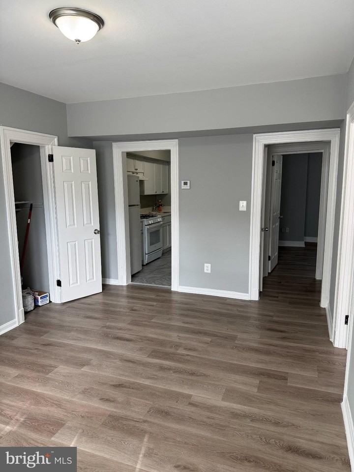 640 Girard St Ne #1 - Photo 4 of 18