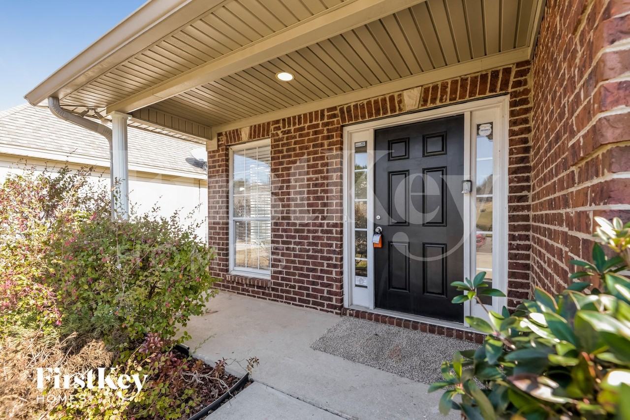 261 Saint John Dr Nw - Photo 2 of 15