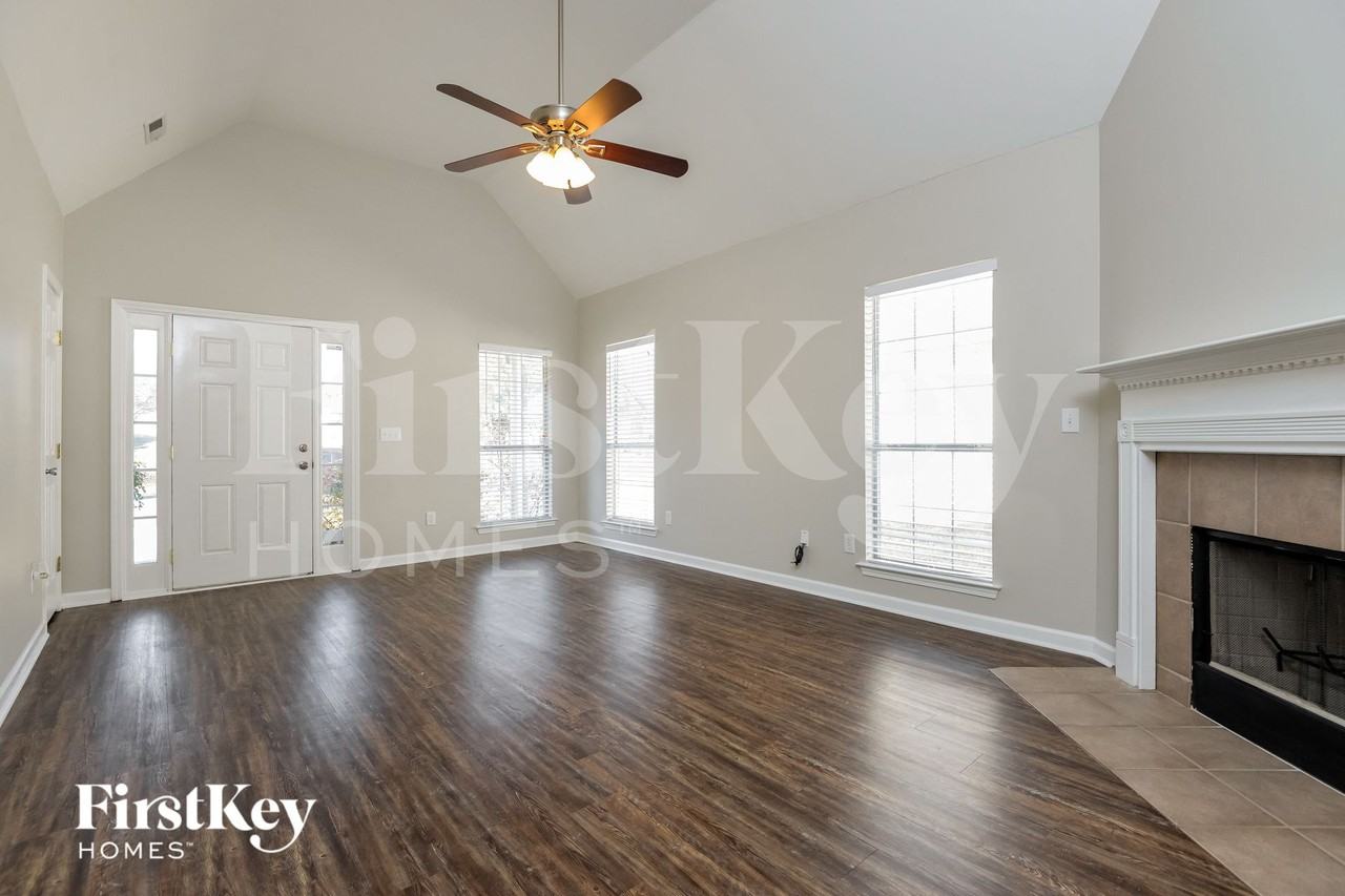261 Saint John Dr Nw - Photo 3 of 15