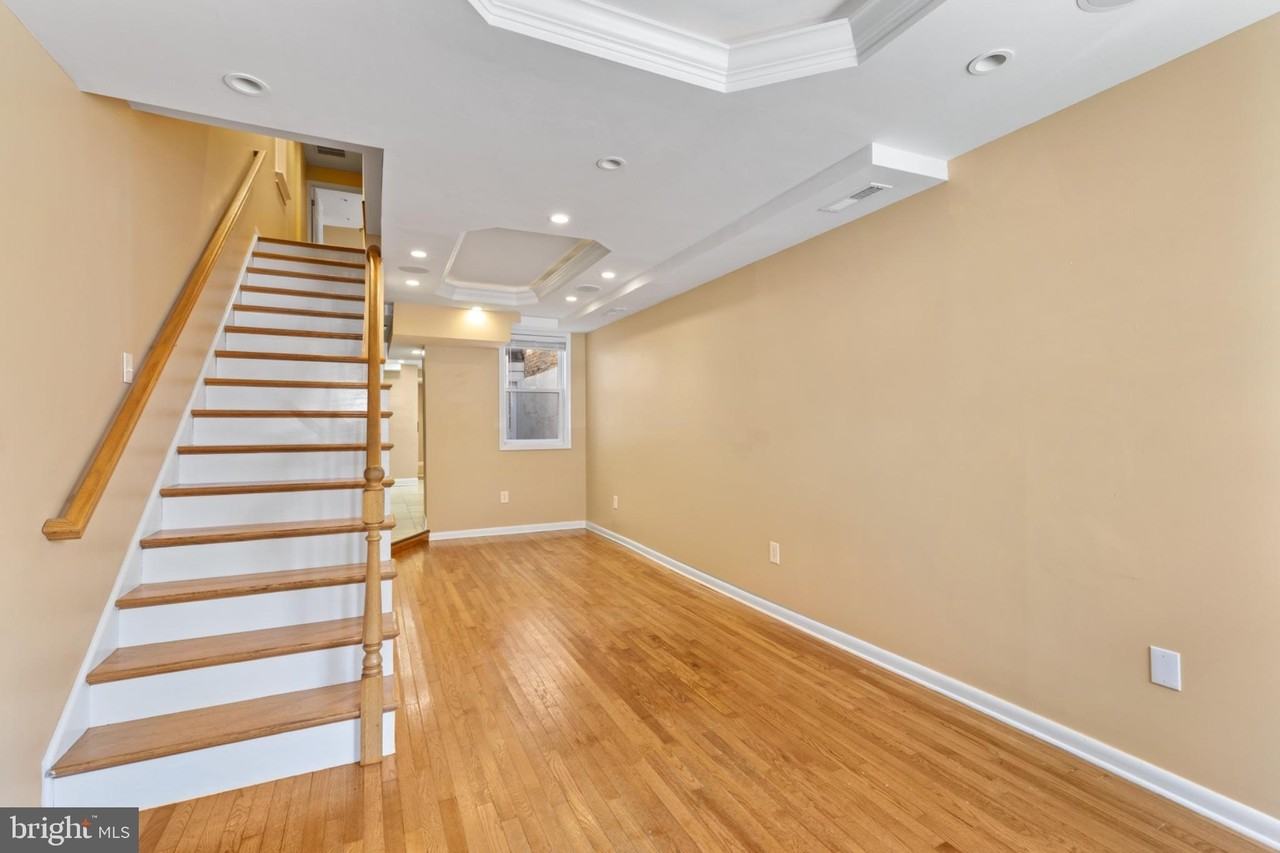 2204 Cambridge St - Photo 3 of 21