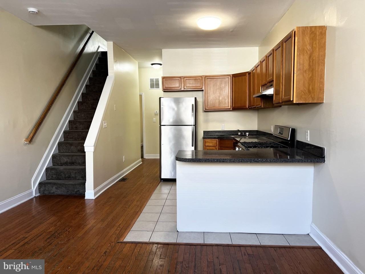 1705 E Lanvale St - Photo 2 of 10