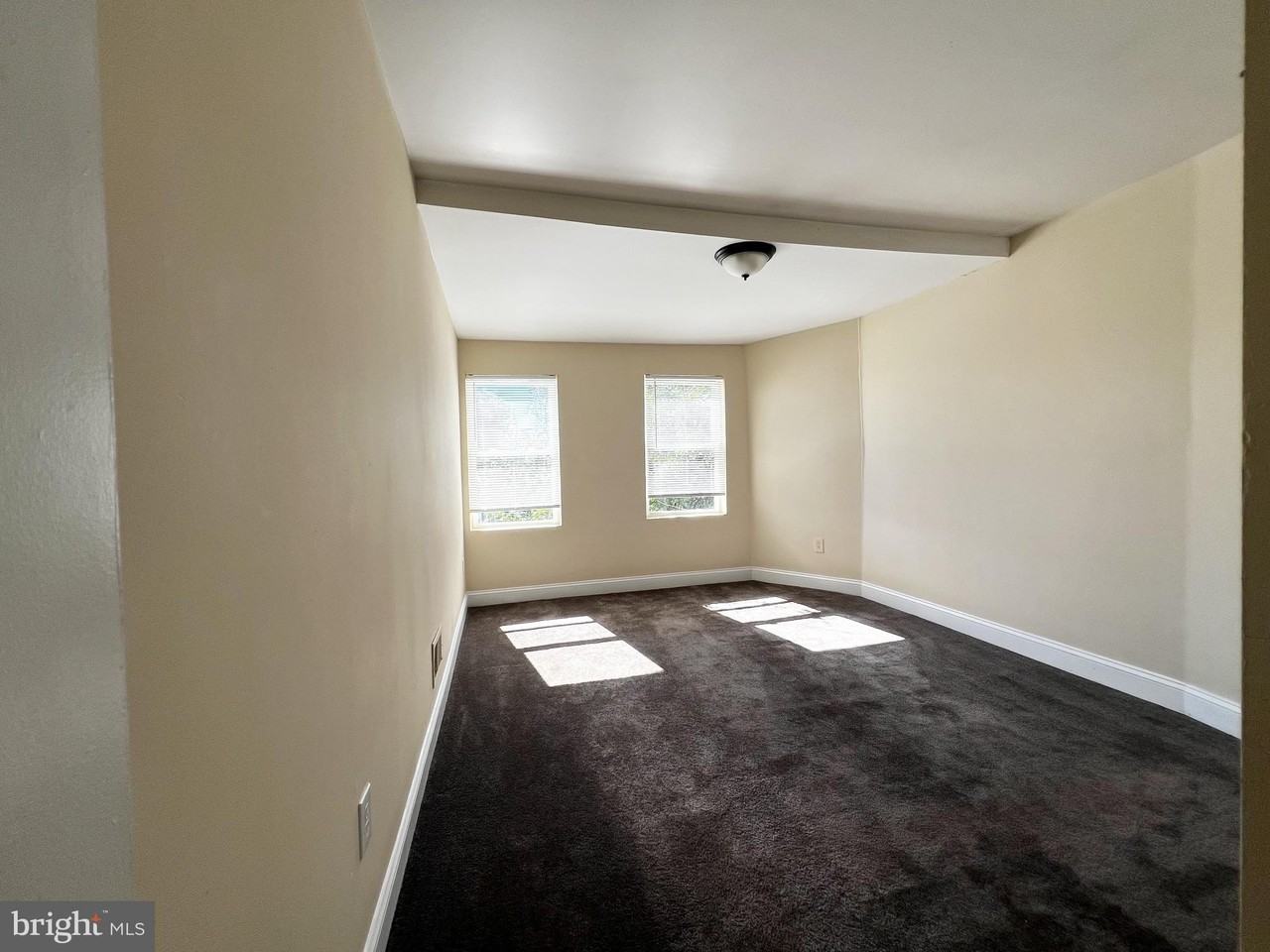 1705 E Lanvale St - Photo 5 of 10