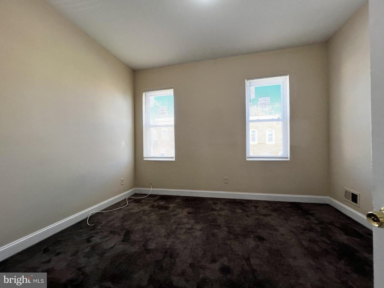 1705 E Lanvale St - Photo 7 of 10