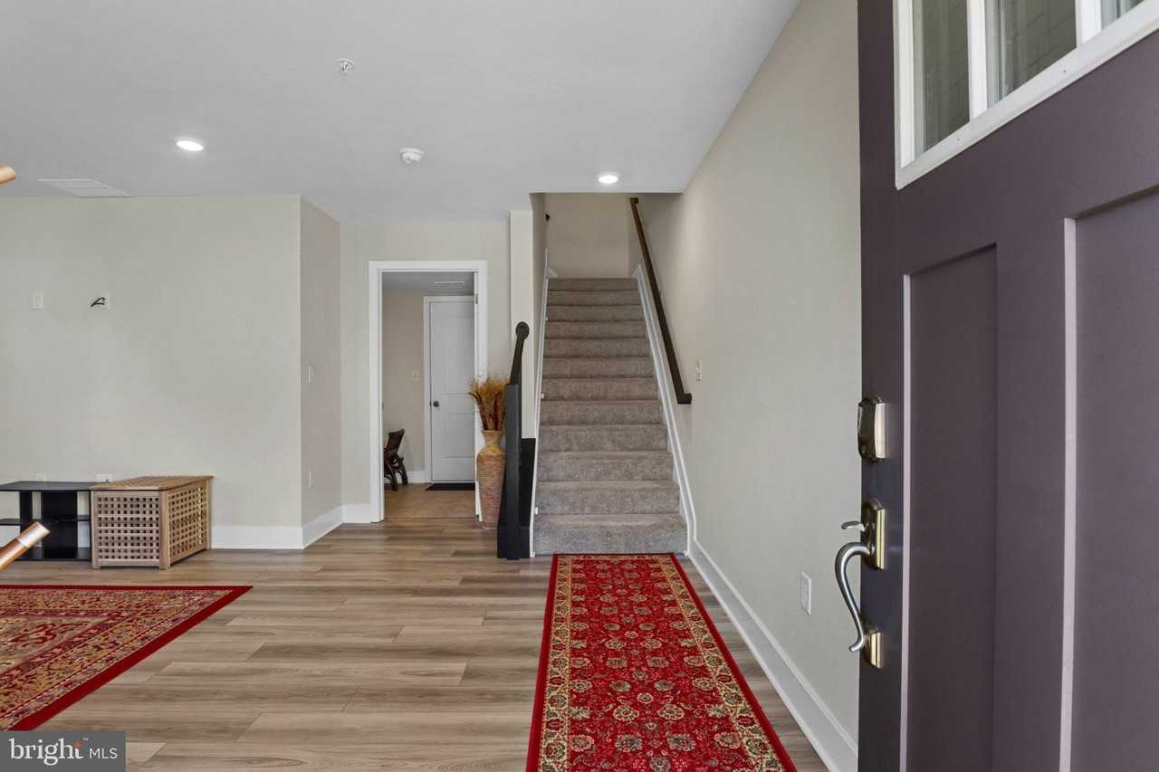 11197 Conway Pl - Photo 5 of 36
