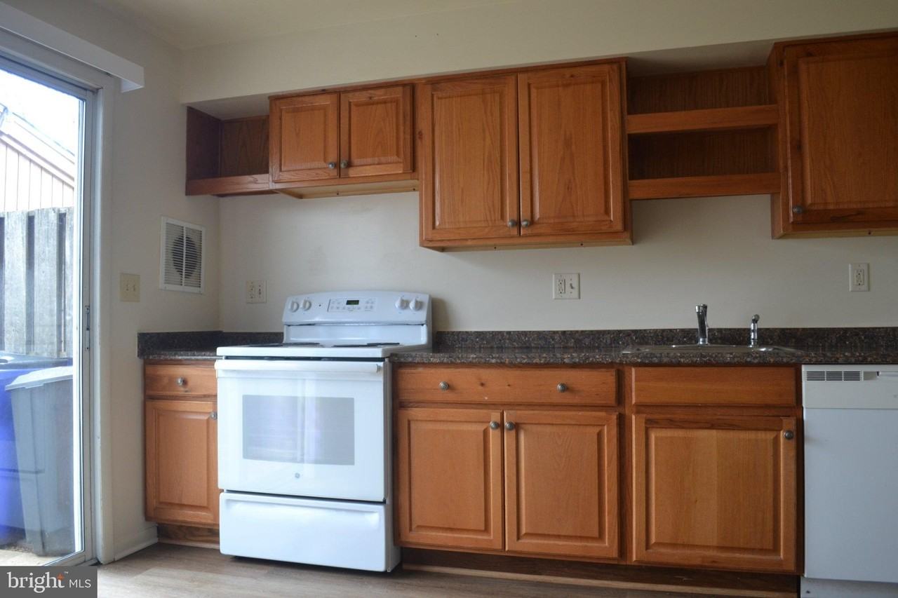 1107 Providence Ct - Photo 5 of 16