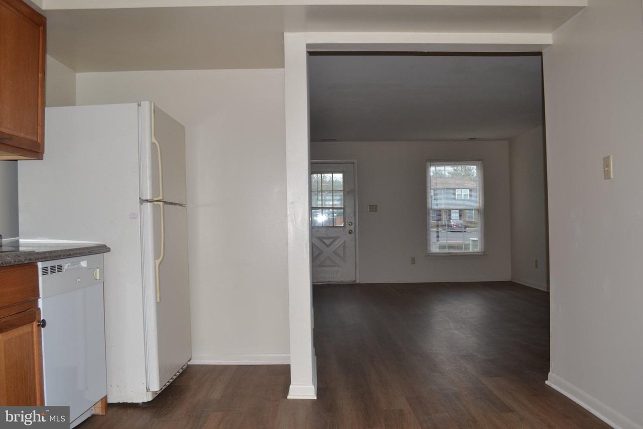 1107 Providence Ct - Photo 7 of 16