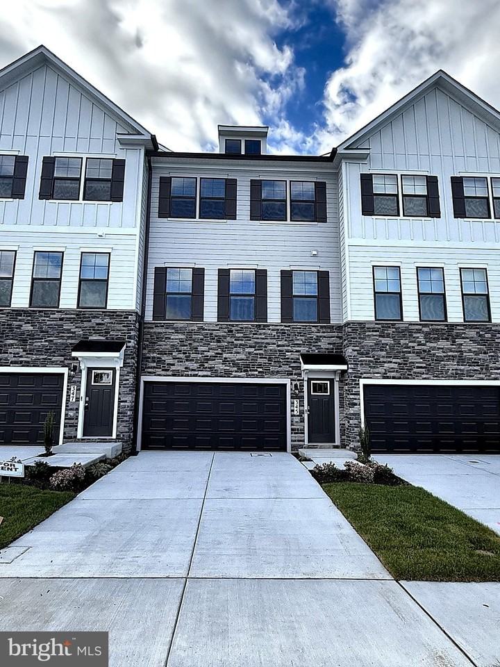 345 Ensemble Way - Photo 2 of 31