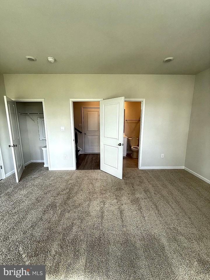 345 Ensemble Way - Photo 3 of 31