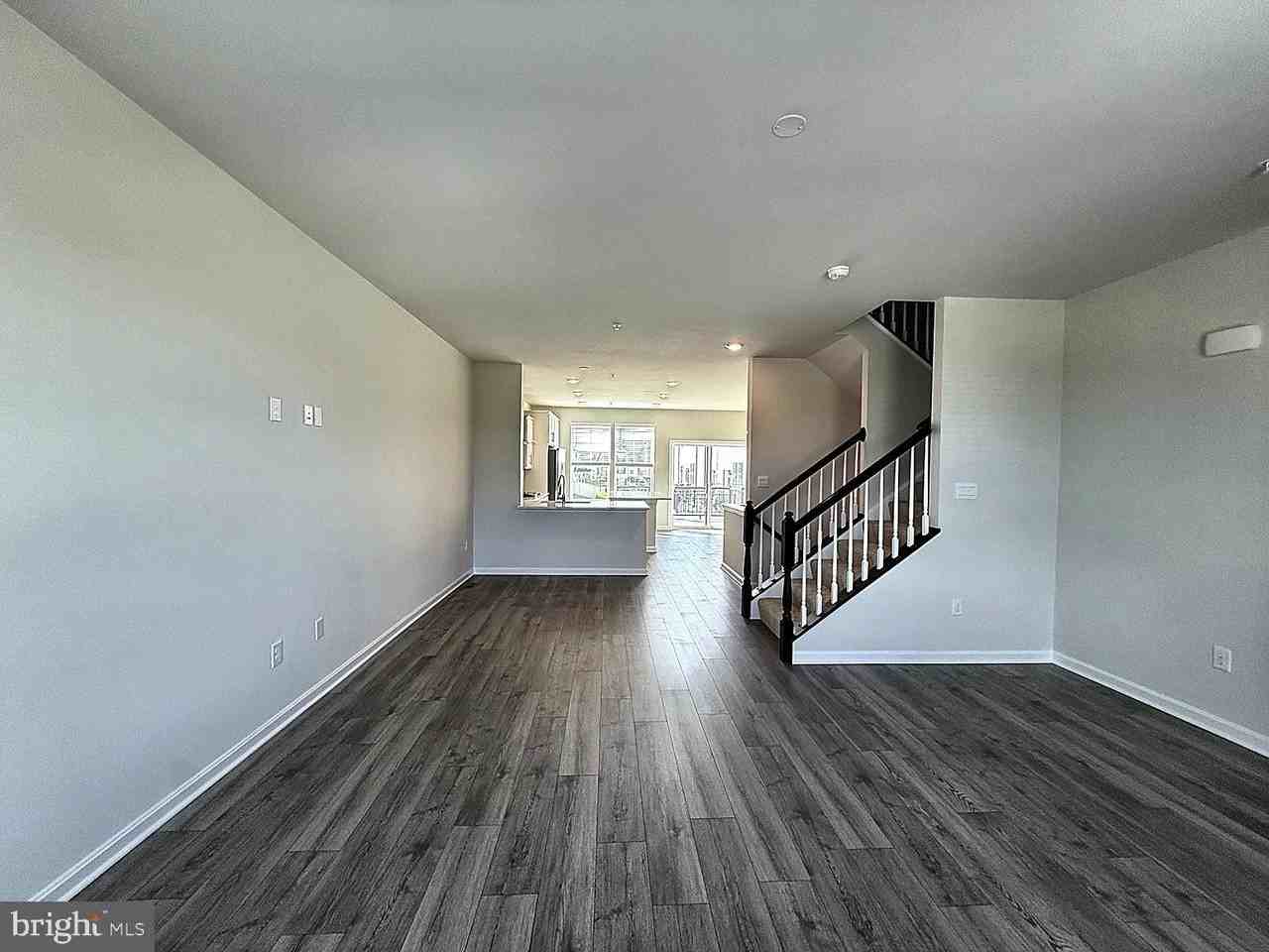 345 Ensemble Way - Photo 4 of 31
