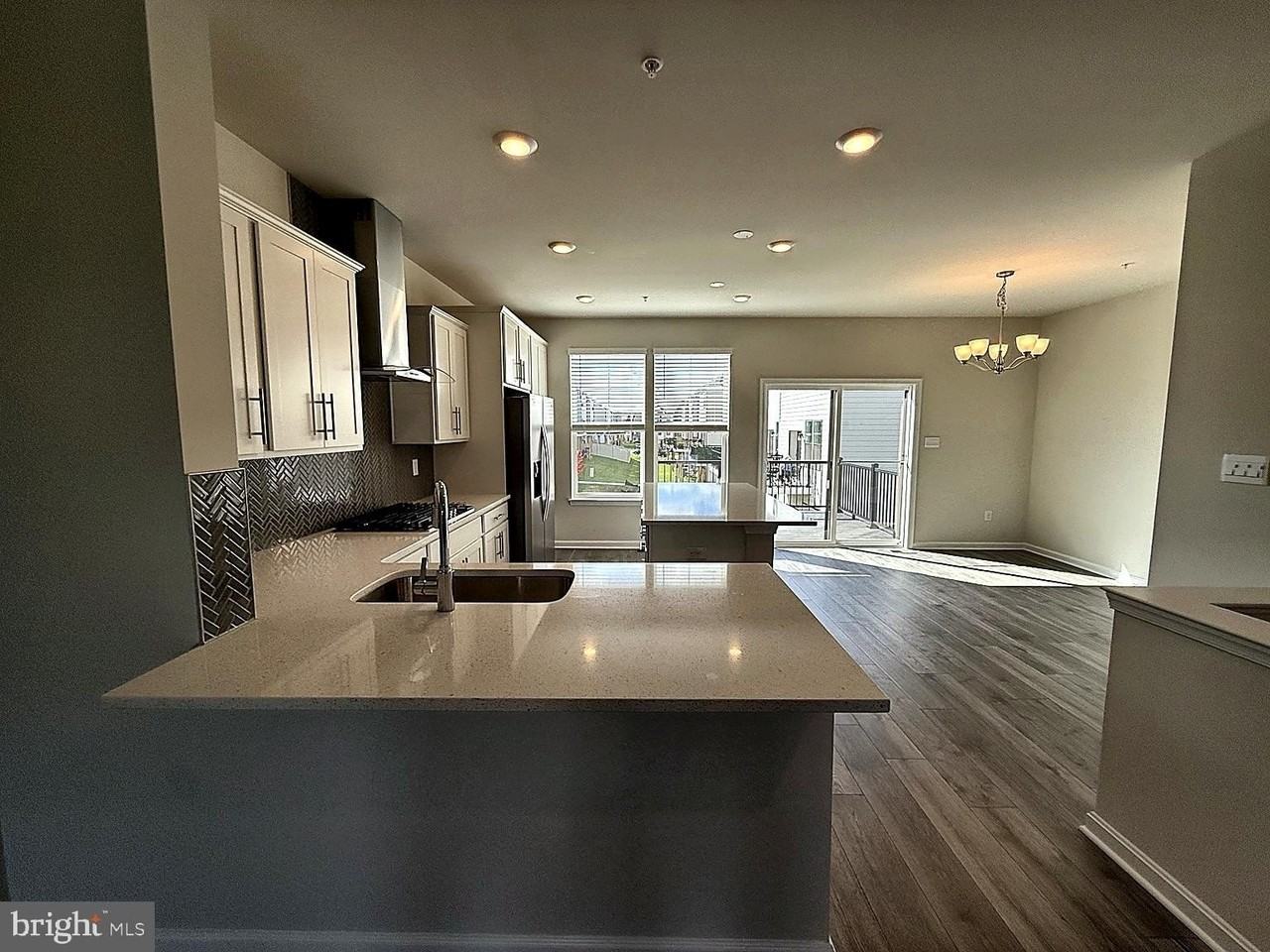 345 Ensemble Way - Photo 6 of 31