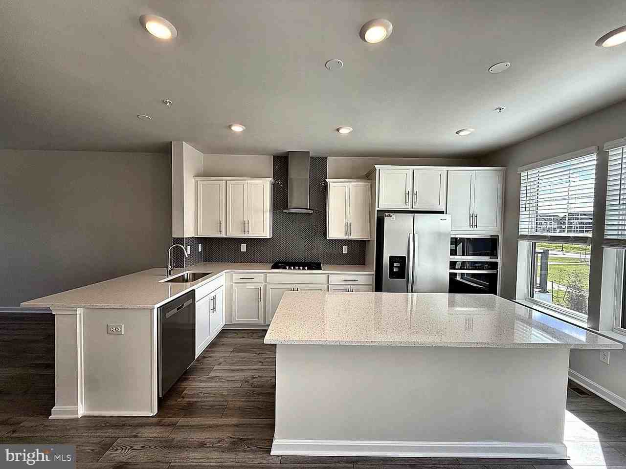 345 Ensemble Way - Photo 7 of 31