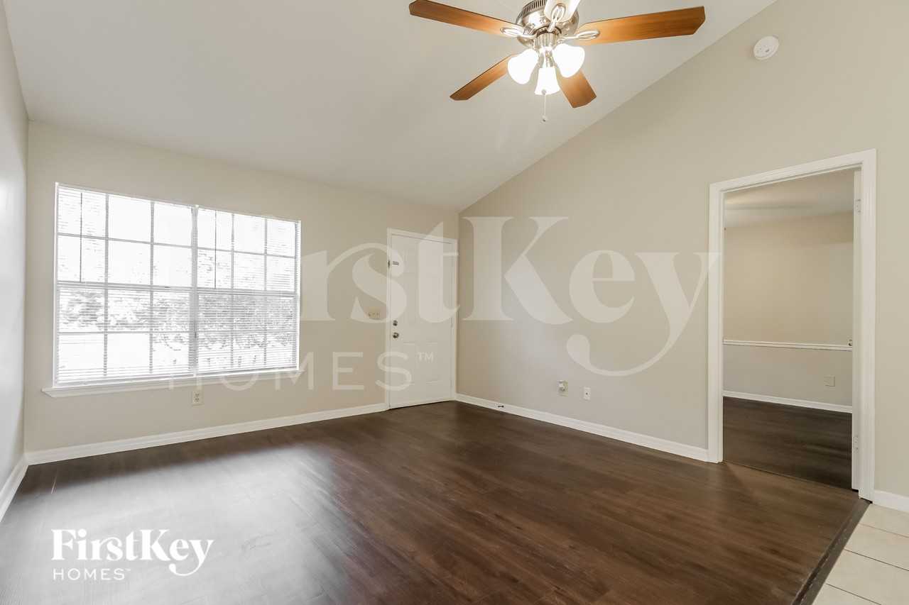 1344 Stone St Nw - Photo 3 of 16