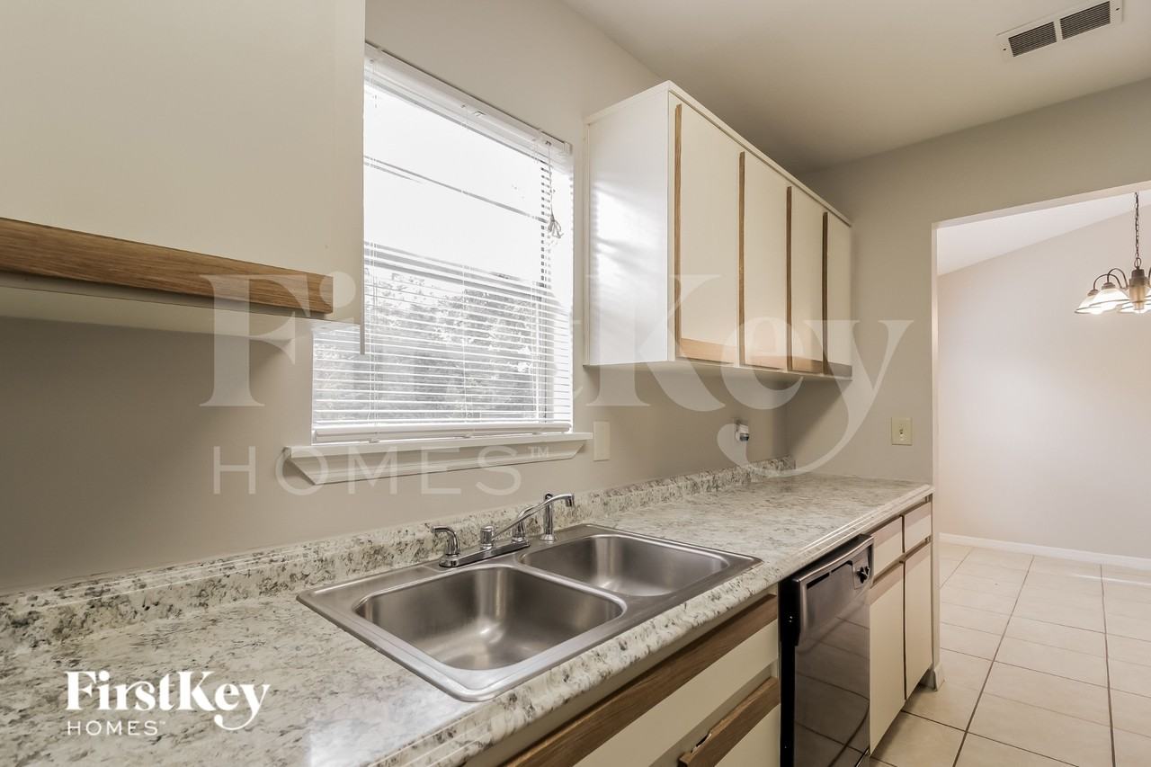 1344 Stone St Nw - Photo 6 of 16