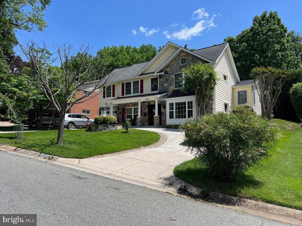 9203 Cedarcrest Dr - Photo 2 of 50