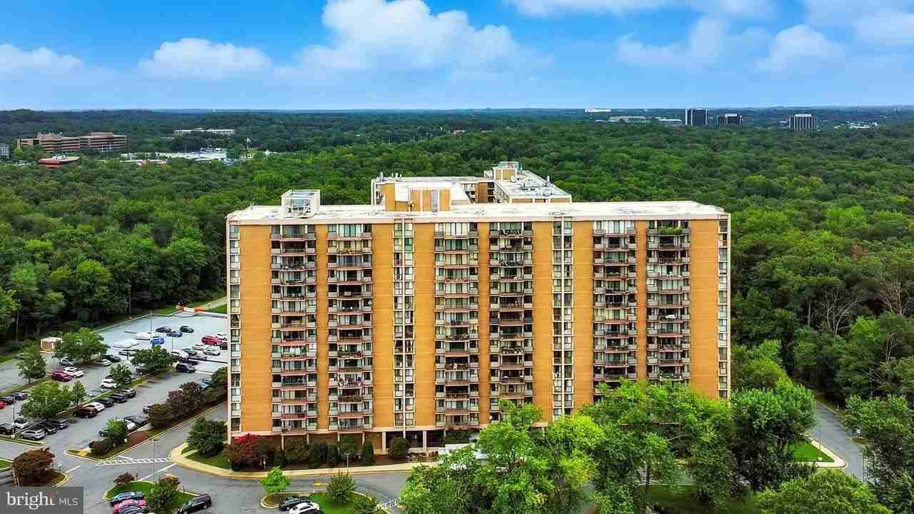 6100 Westchester Park Dr #1216 - Photo 2 of 14