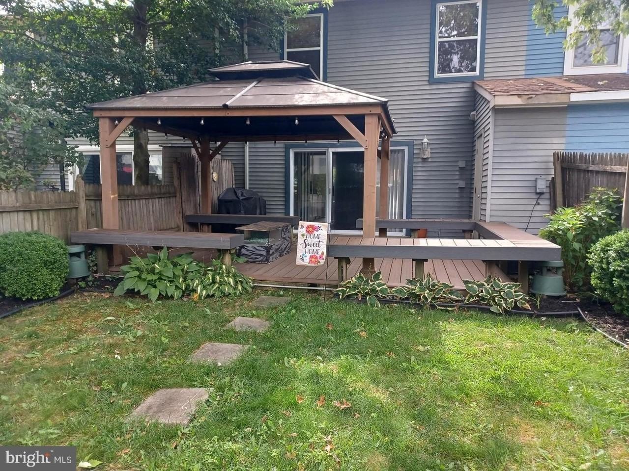 403 Roberts Ln - Photo 5 of 21