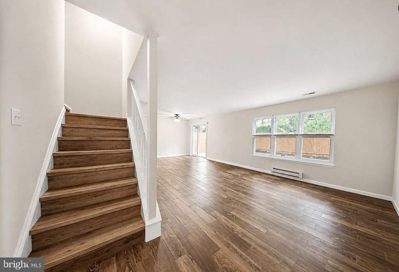 205 Chaucer Ct #A - Photo 2 of 18