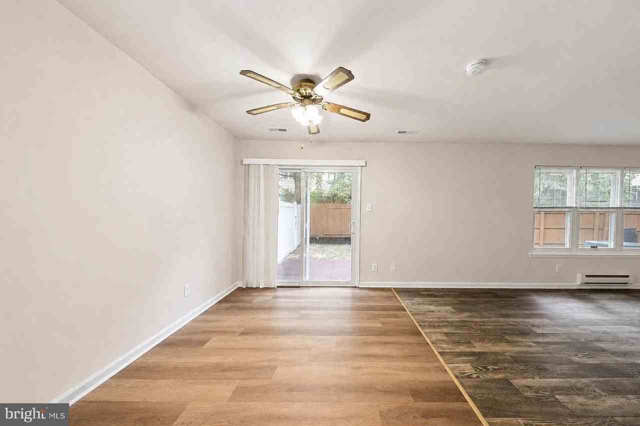 205 Chaucer Ct #A - Photo 5 of 18