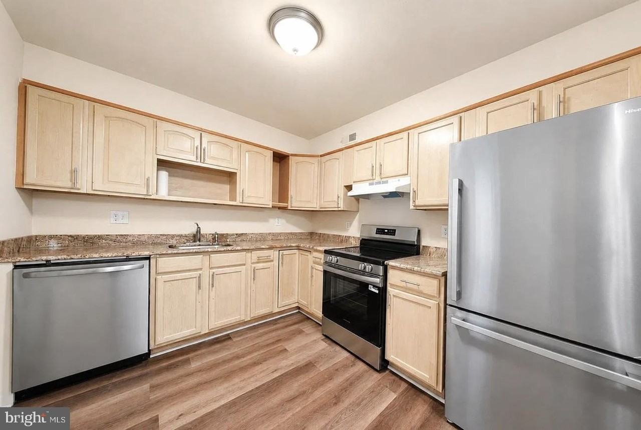 205 Chaucer Ct #A - Photo 6 of 18