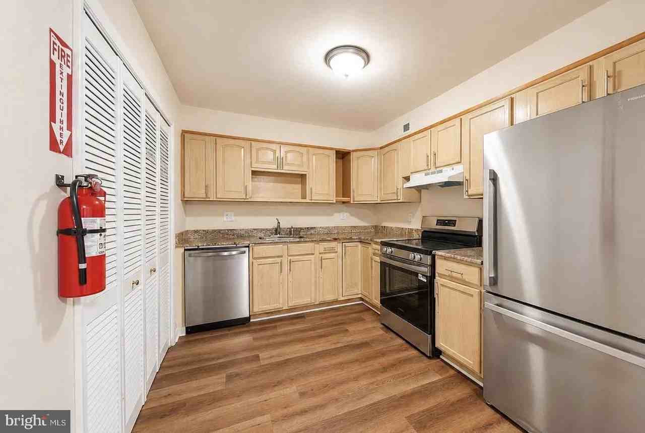 205 Chaucer Ct #A - Photo 7 of 18