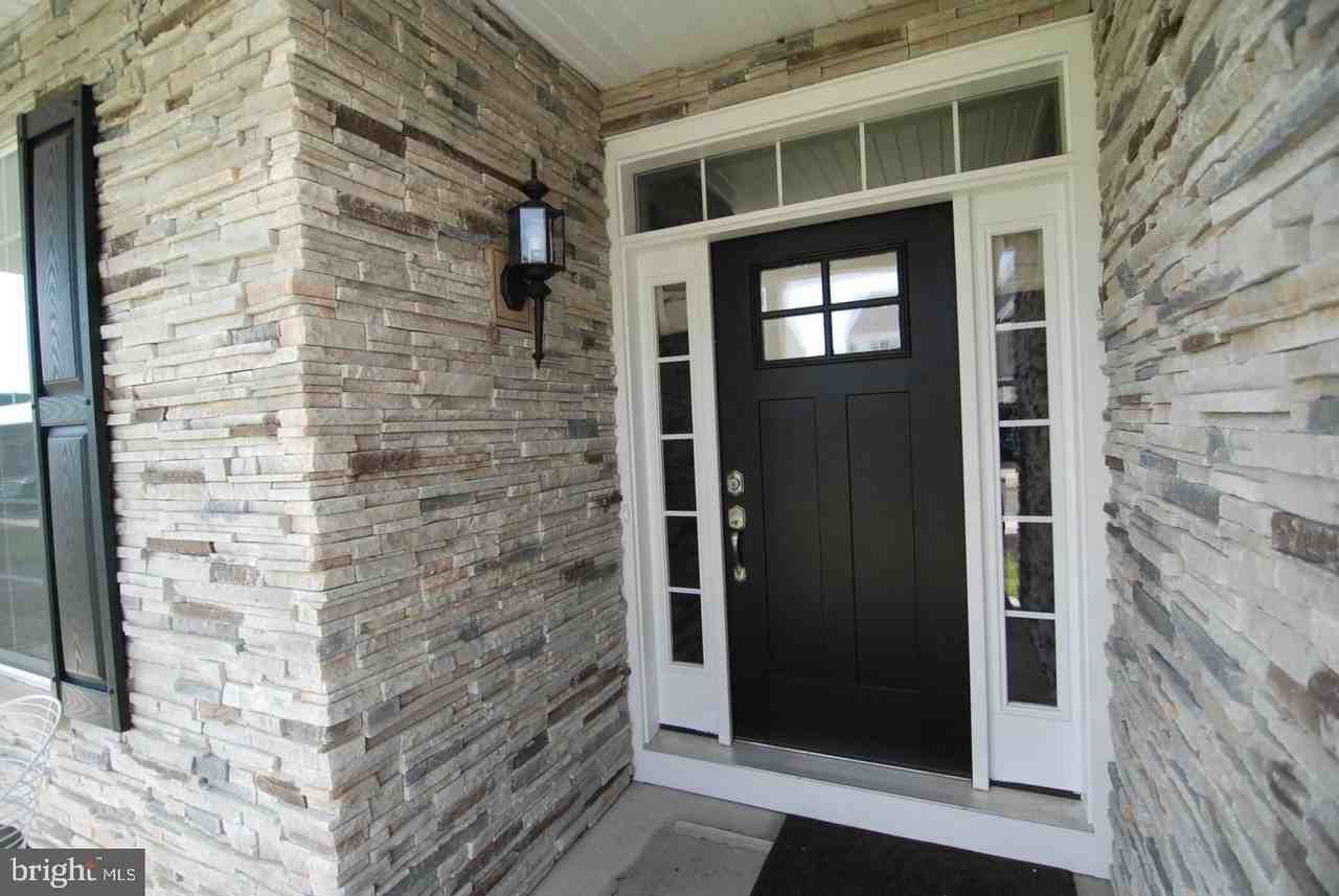 6 Mayfair Ct - Photo 3 of 36