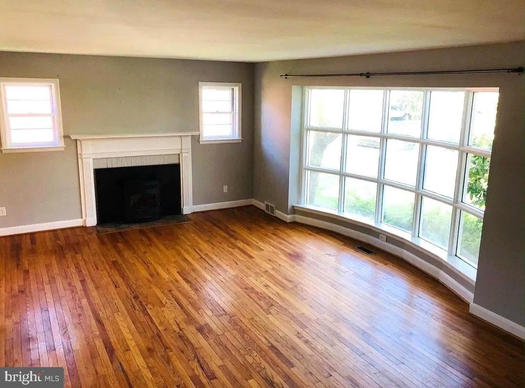 913 Brighton Ave - Photo 3 of 22