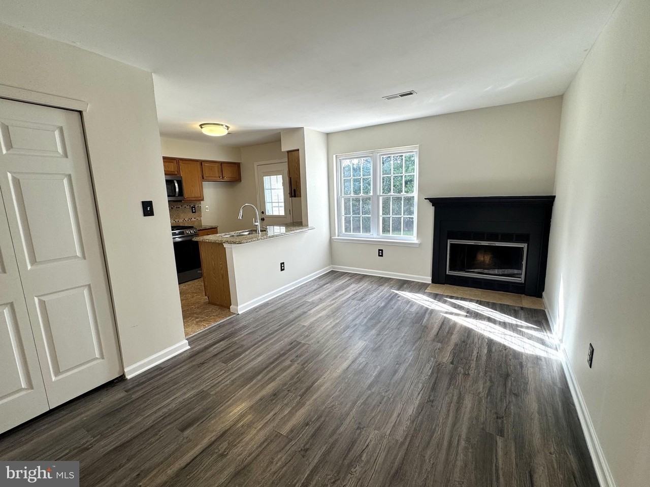 257 Liberty Dr - Photo 6 of 14